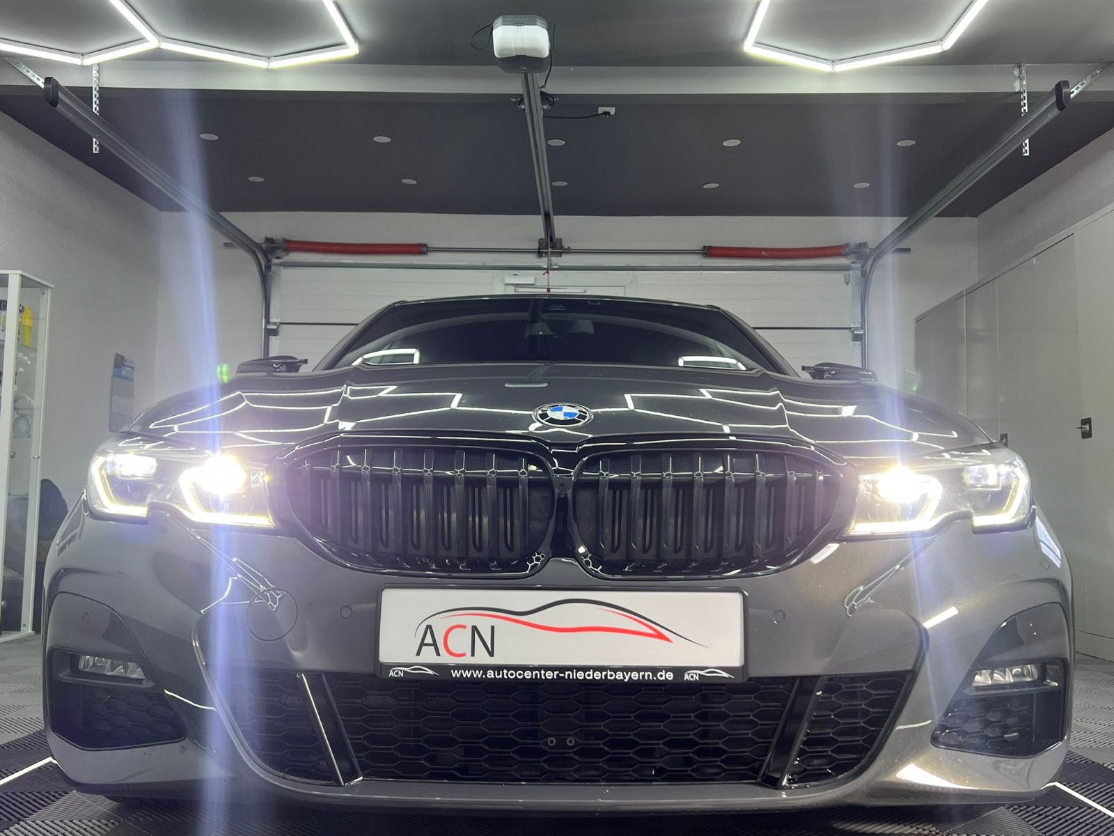 Fahrzeugabbildung BMW 330 i M SPORT PAKET/AMBI/LASER/DRAVITGRAU/DE FZG
