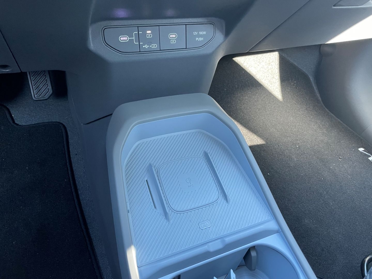 Fahrzeugabbildung Kia EV3 150 kW Earth LED totWinkAss 360 Kamera