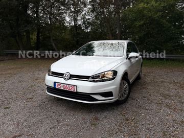 Volkswagen Golf - 1