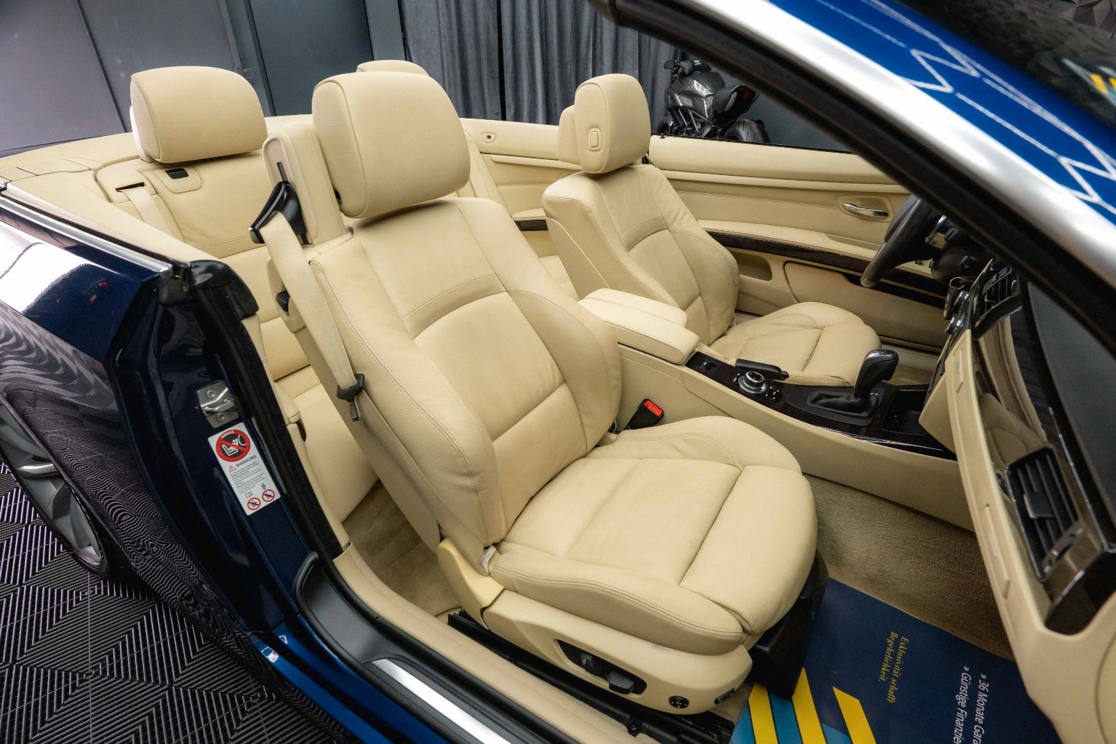 Fahrzeugabbildung BMW 330d Cabrio Sport Edition *Bi-Xenon*H&K*Memory*
