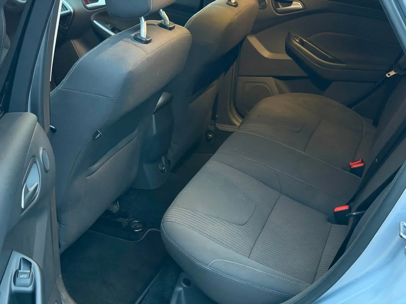 Ford Focus 2012 — photo 23