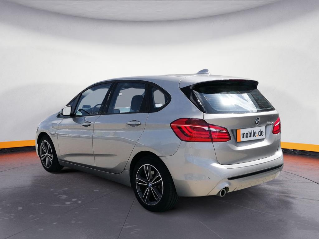 BMW 225