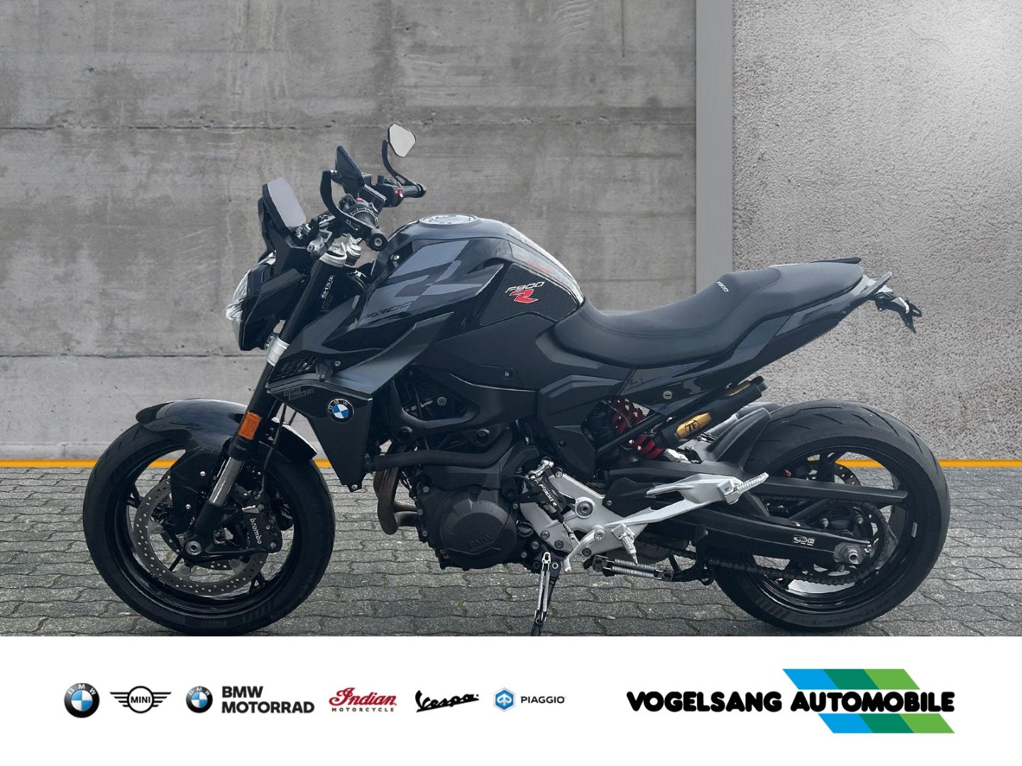 Fahrzeugabbildung BMW F 900 R Tripleblack, Komfort-Paket, Dynamik-Pake