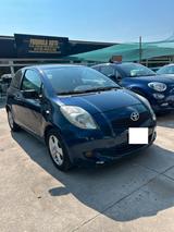 Toyota Yaris 1.4 D-4D 3 porte Sol OK NEO PATENTA - Toyota Yaris mit Diesel-Antrieb: Automatik
