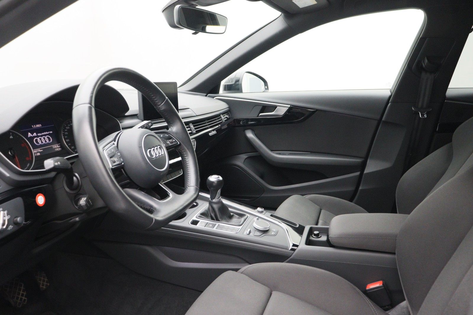 Fahrzeugabbildung Audi A4 Avant 2.0 quattro sport S-Line 19"  Rotor