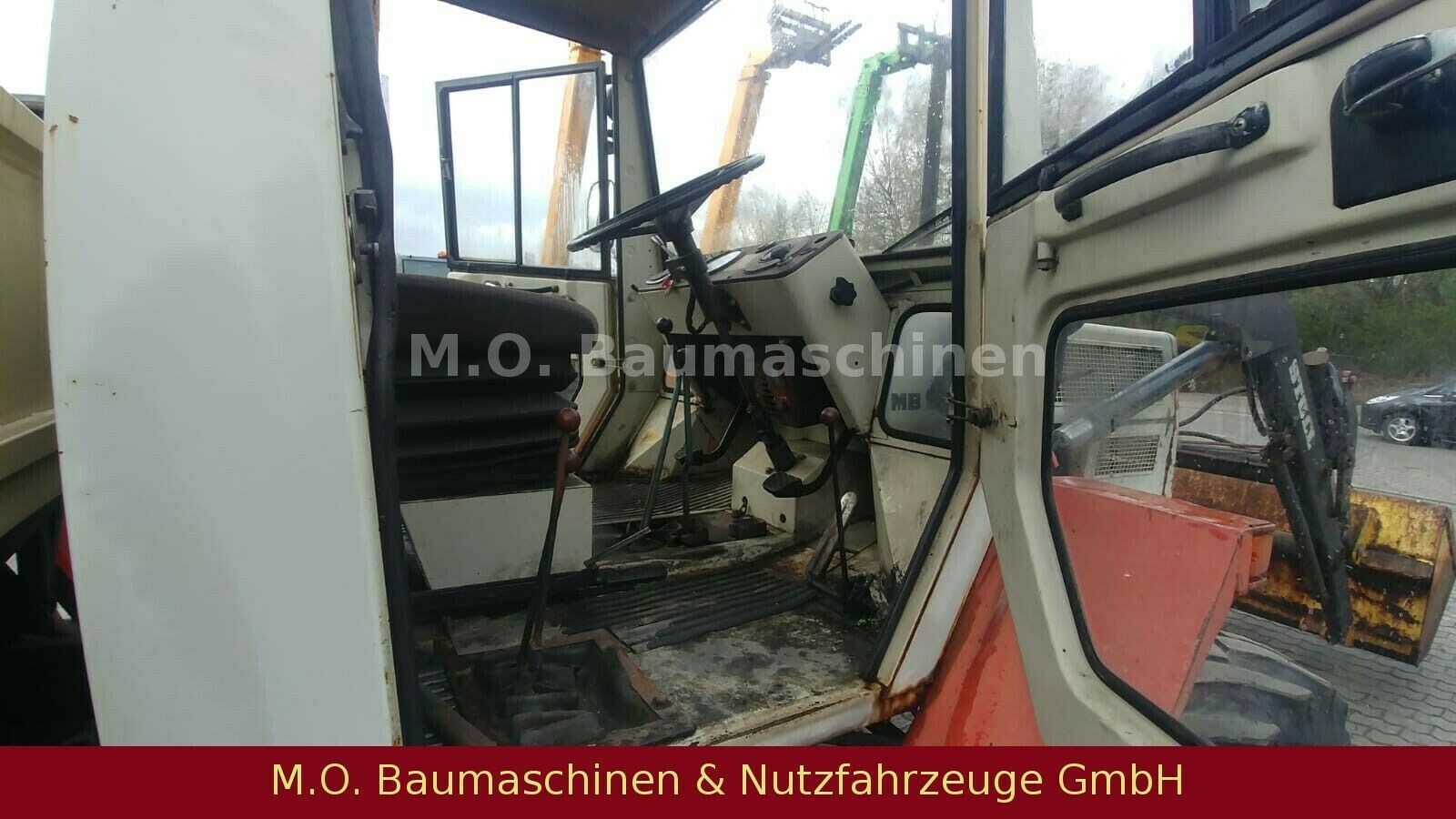 Fahrzeugabbildung Mercedes-Benz MB Trac 700 / Frontlader