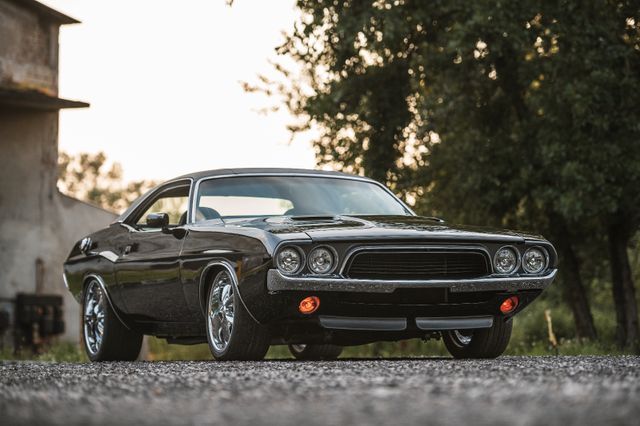 Dodge Challenger RESTOMOD