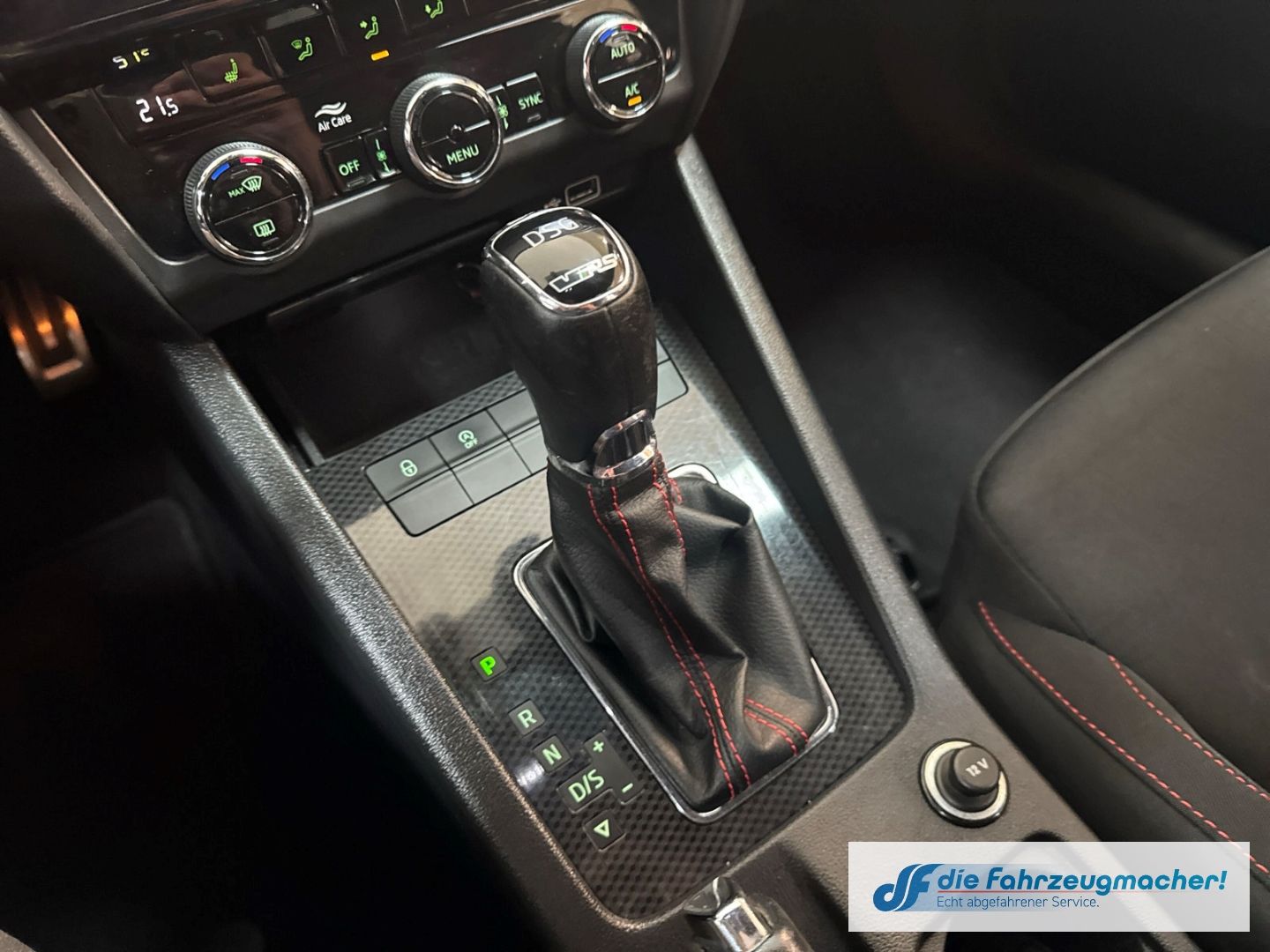 Fahrzeugabbildung SKODA Octavia Combi RS 4x4 Sportpaket AHK Navi LED *EX