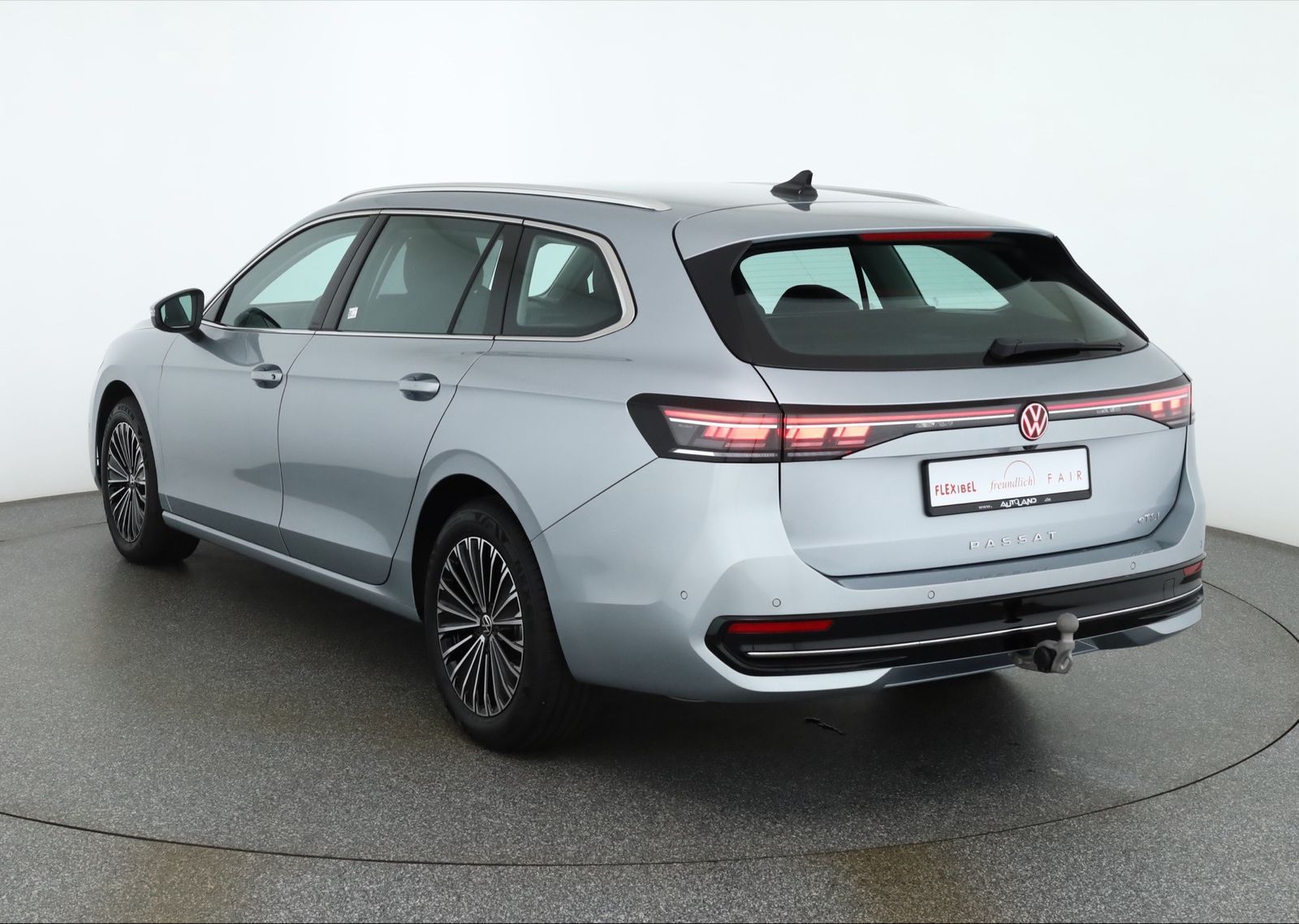 Volkswagen Passat Variant 1.5 eTSI DSG Matrix ACC AHK imagem 3