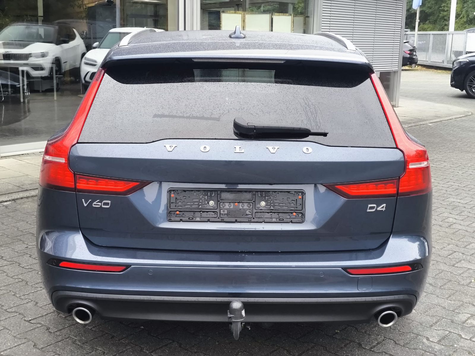 Fahrzeugabbildung Volvo V60 Momentum VIRTU+NAVI+SHZ+LEDER+KAM+TEMP+AHK+