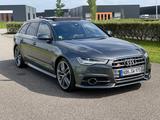 Audi S6 Avant 4.0 TFSI V8  - Audi A8: V6