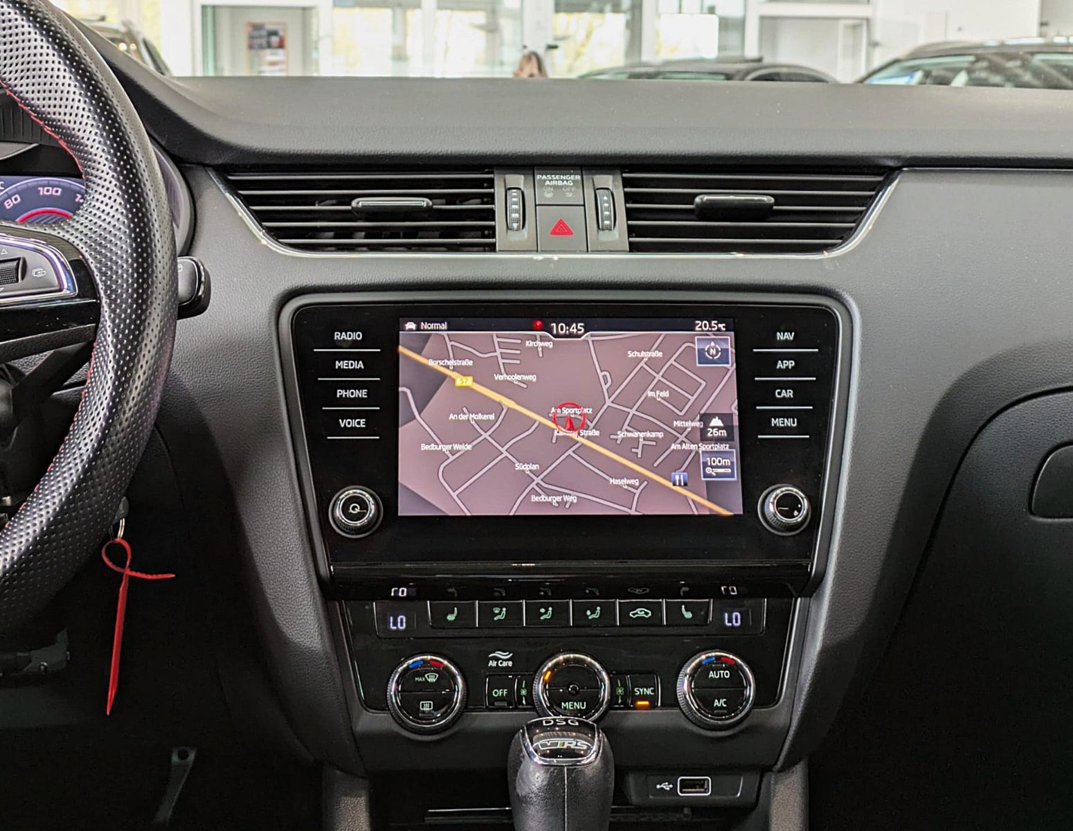 Fahrzeugabbildung SKODA Octavia RS DSG PANO ACC LED VIRTUAL CAM CARPLAY
