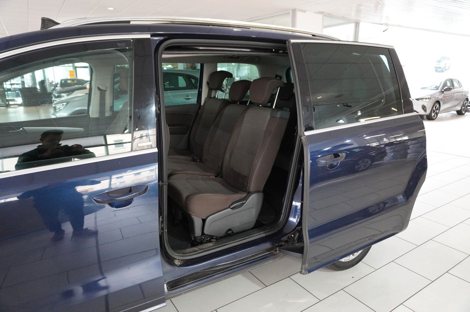 Fahrzeugabbildung Volkswagen Sharan 1.4 TSI STYLE 7-SITZE NAVI/PANO./SPORT/SH