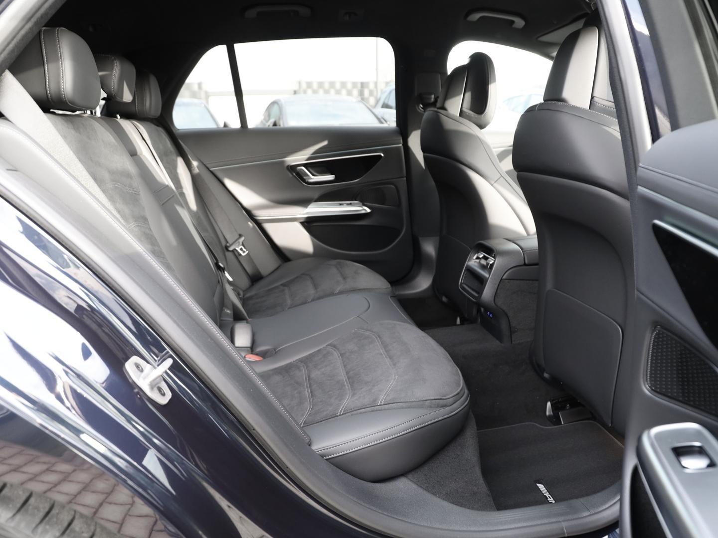 Mercedes-Benz E 220 d T AMG Night Digital-Light Ambiente AHK