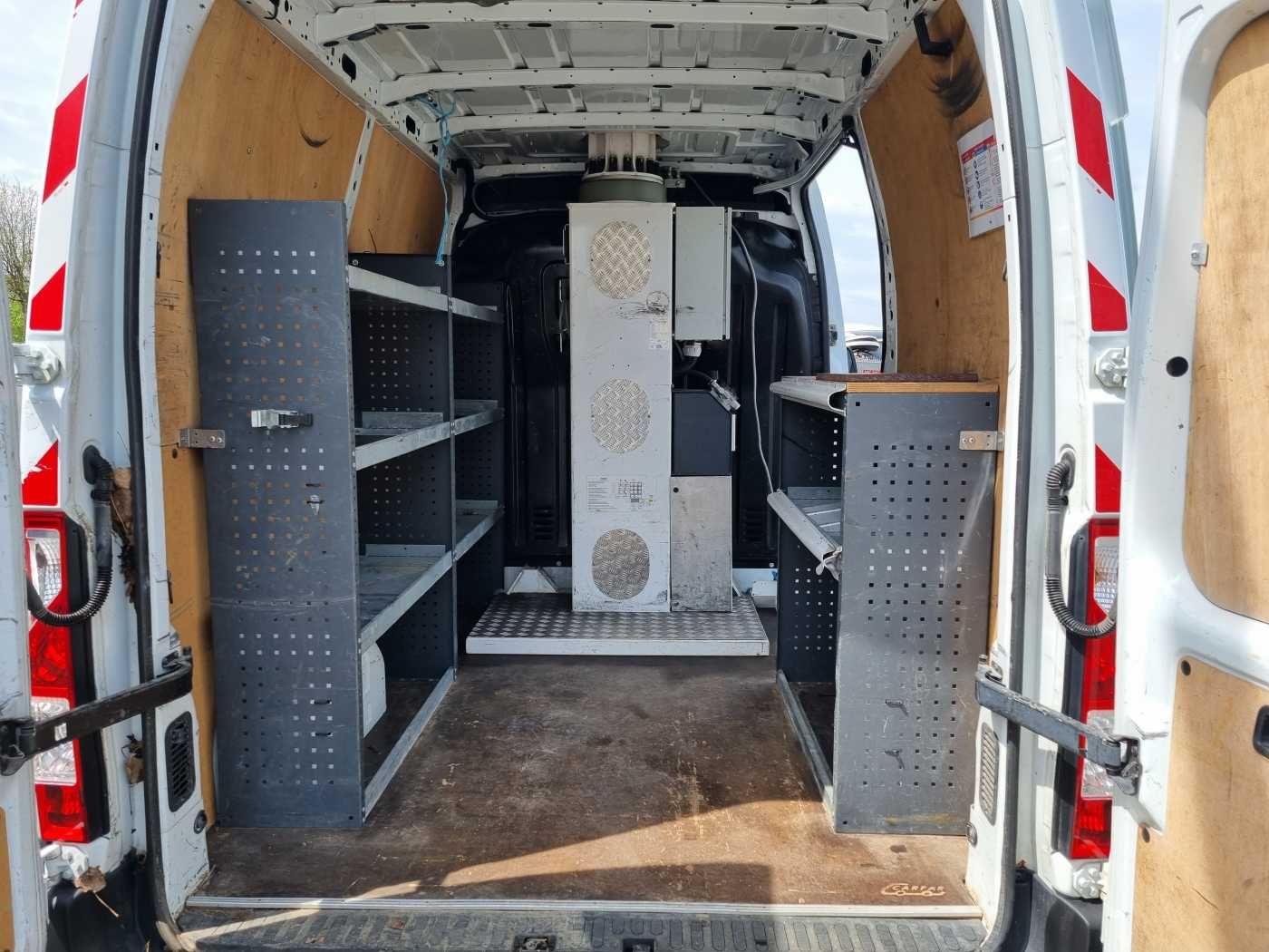 Fahrzeugabbildung Renault Master 2.3 dCi / France Elevateur 121FCC, 12,5m