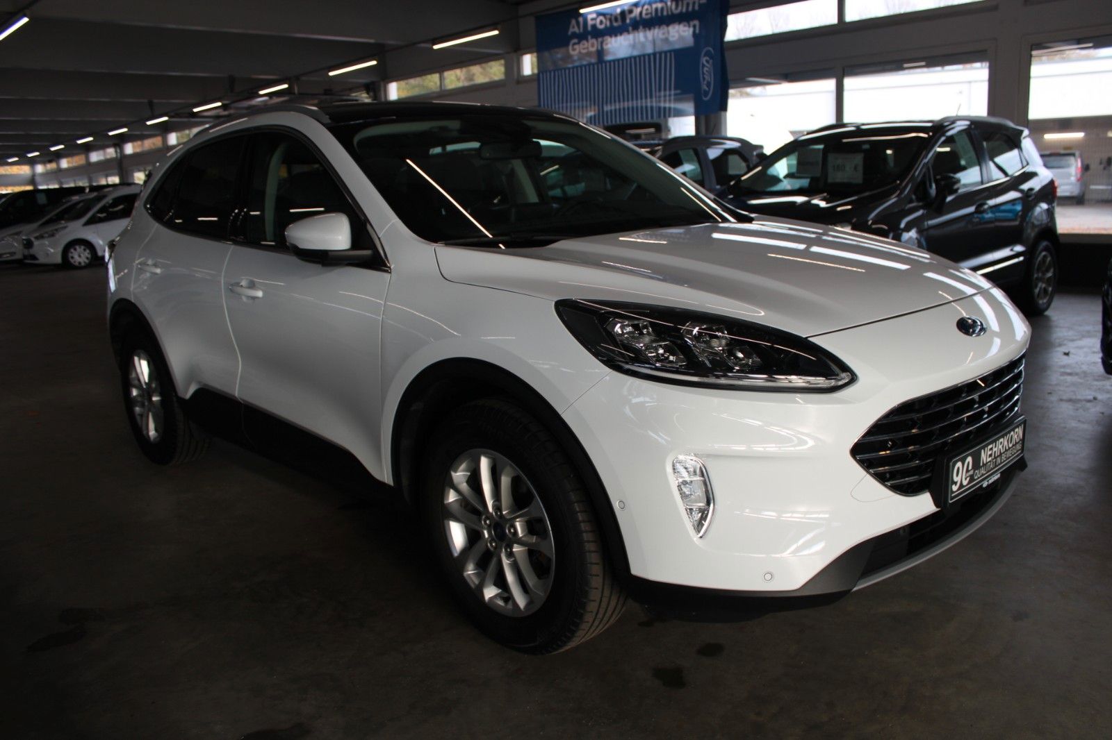 Fahrzeugabbildung Ford Kuga Titanium X Automatik LED Pano STDHZ WinterP