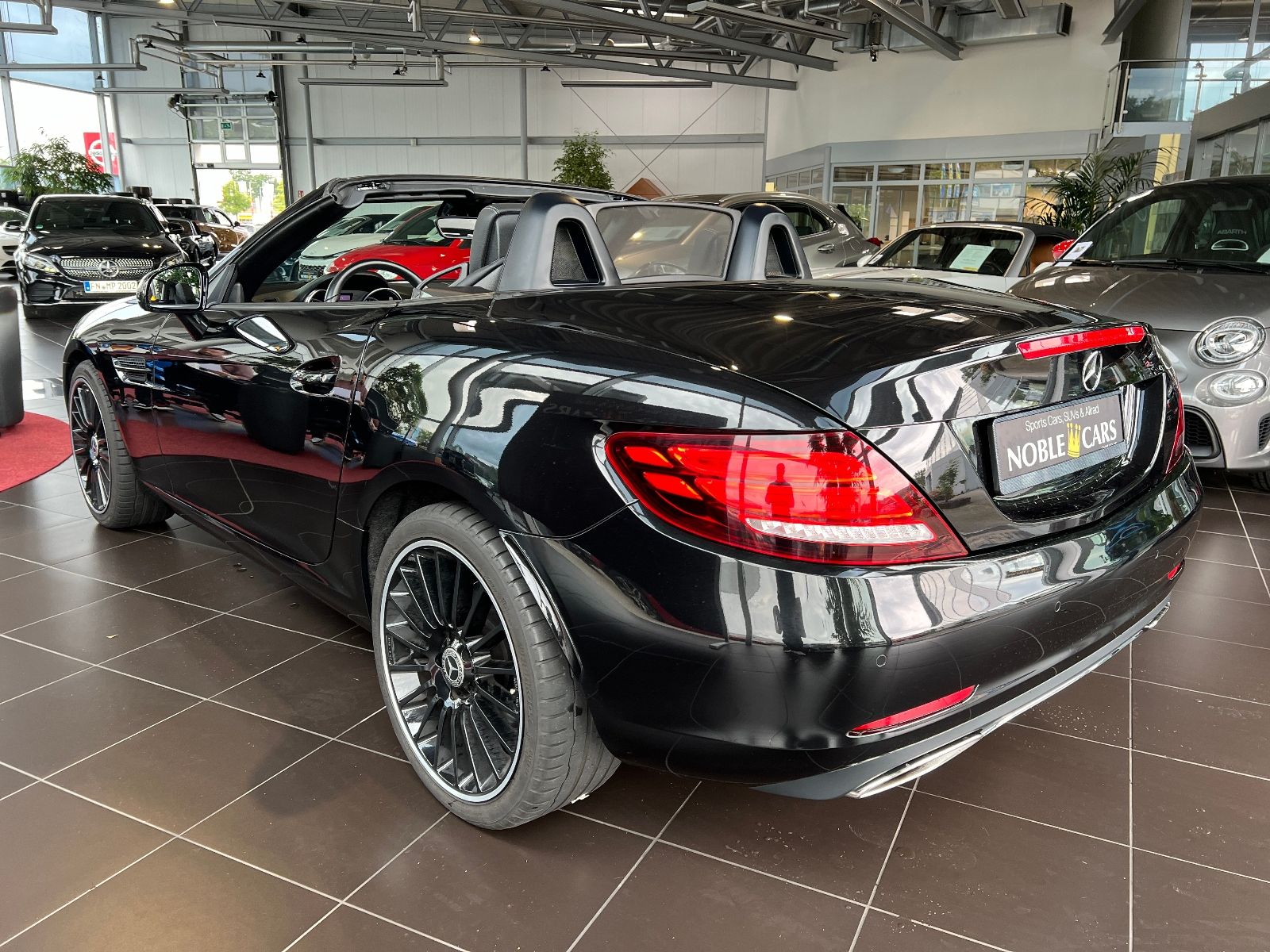 Fahrzeugabbildung Mercedes-Benz SLC 200 LED NAV SHZ PDC ALU