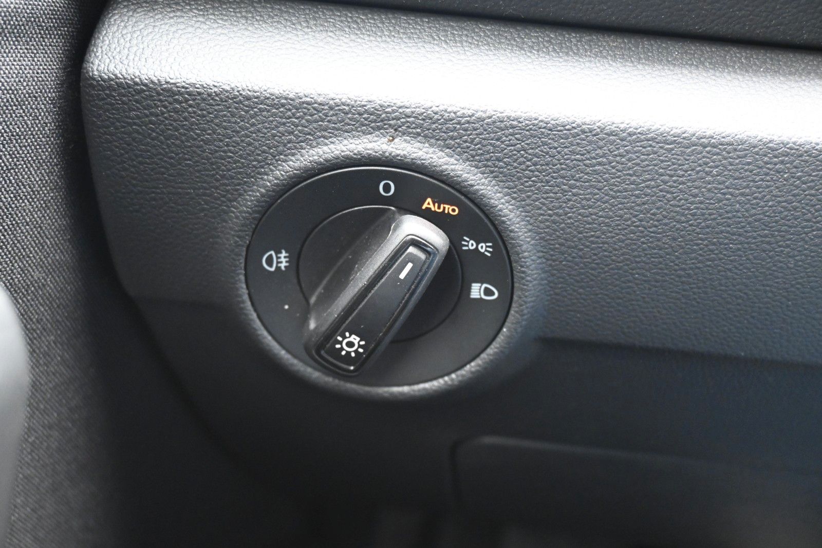 Fahrzeugabbildung Volkswagen T-Roc 1.5 TSI DSG Life*DAB*PDC*AppleCarPlay*SHZG