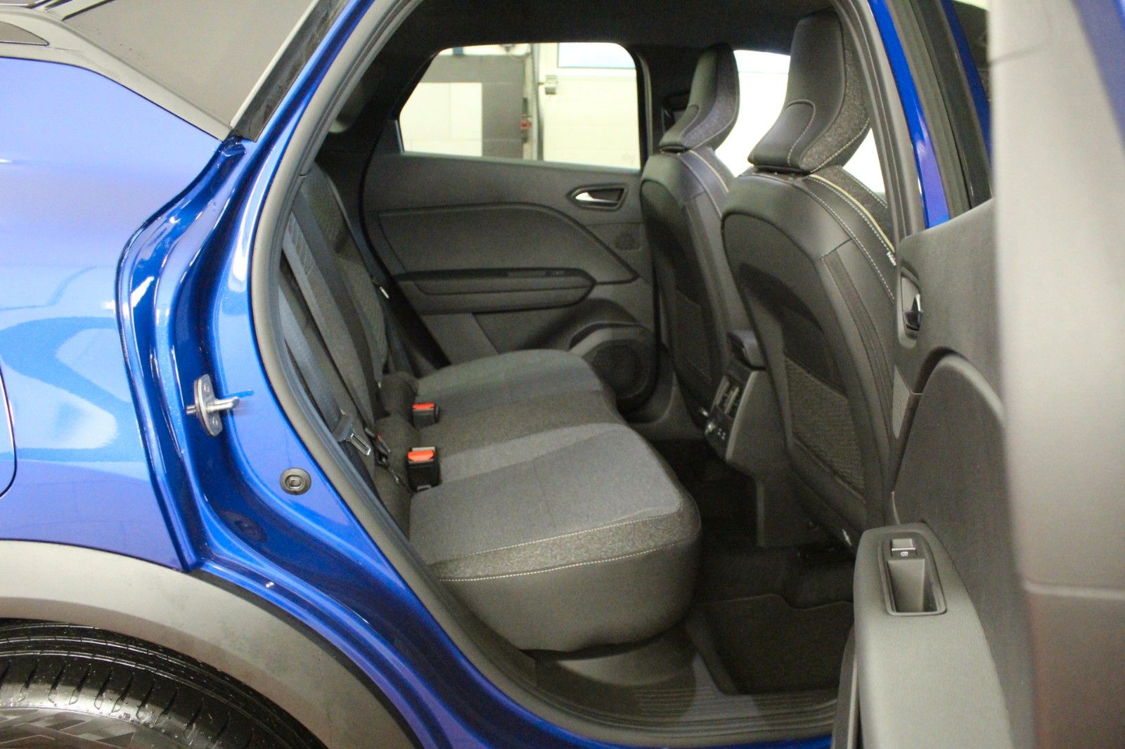 Fahrzeugabbildung Renault Captur Mild Hybrid 140 EDC *Navigations-Paket*