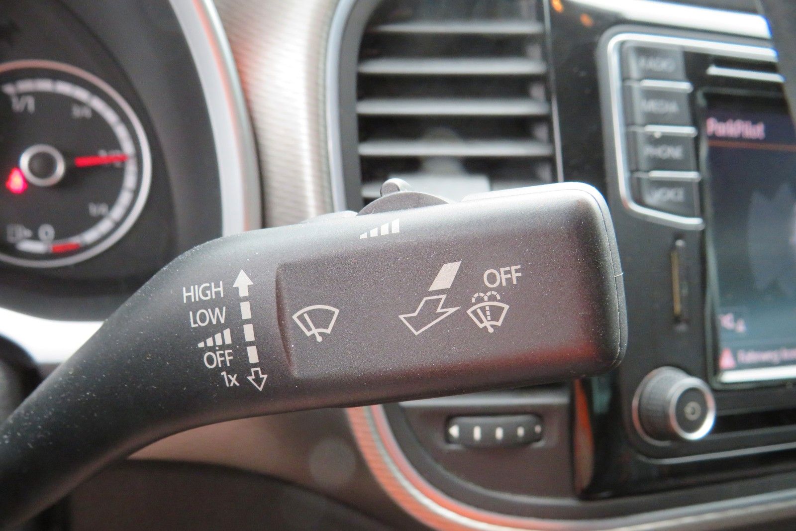 Fahrzeugabbildung Volkswagen Beetle Lim. Club XENON NAVI APP-CONNECT PDC 18`