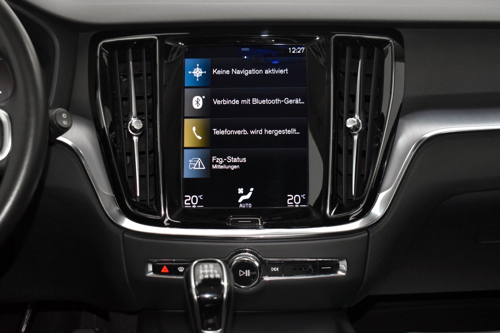 Fahrzeugabbildung Volvo V60 Kombi Momentum Core,LED,Kamera,Carplay,DAB