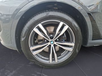 BMW X7 - 7