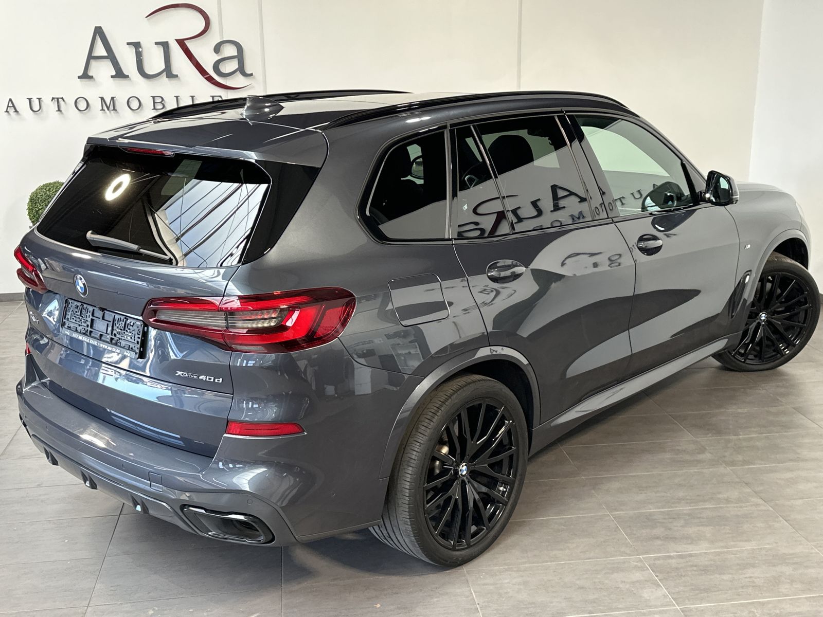 Fahrzeugabbildung BMW X5 xDrive40d M-Sport NAV+LED+PANO+BOWERS&WILKINS