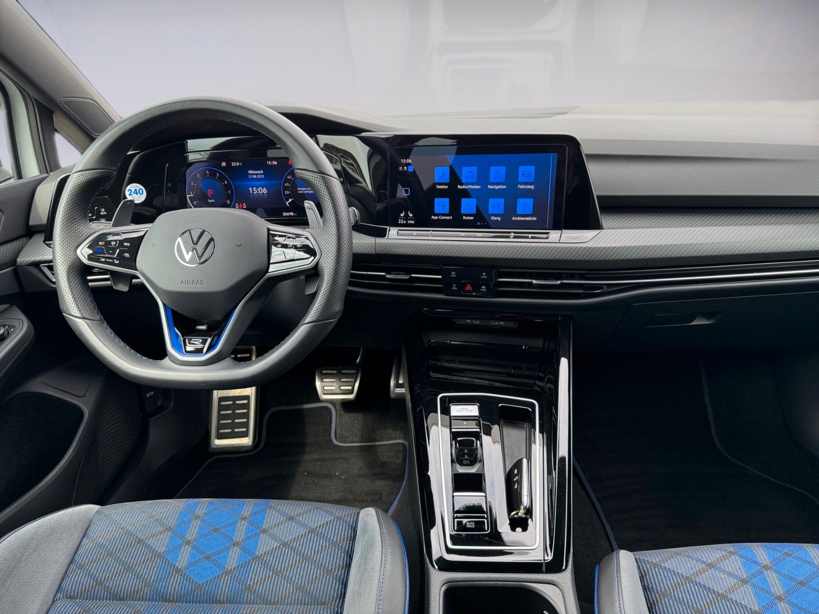 Fahrzeugabbildung Volkswagen Golf VIII Variant R 4Motion 2.0 TSI