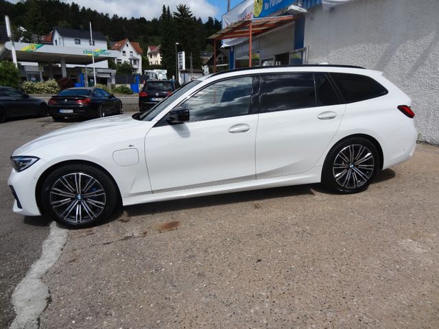 Fahrzeugabbildung BMW 330 e M Sport/1.Hd/LED/Kamera/Virtual/Navi/