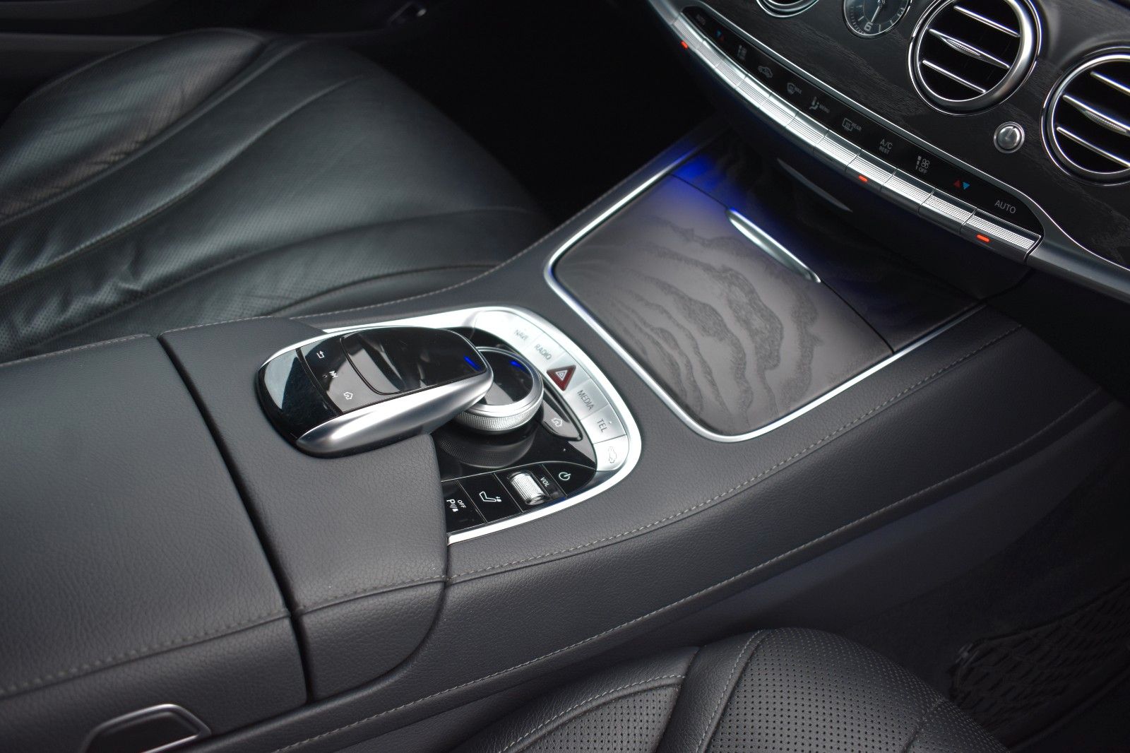 Fahrzeugabbildung Mercedes-Benz S 350 d 4Matic AMG Line Burmester Multib LED HUD