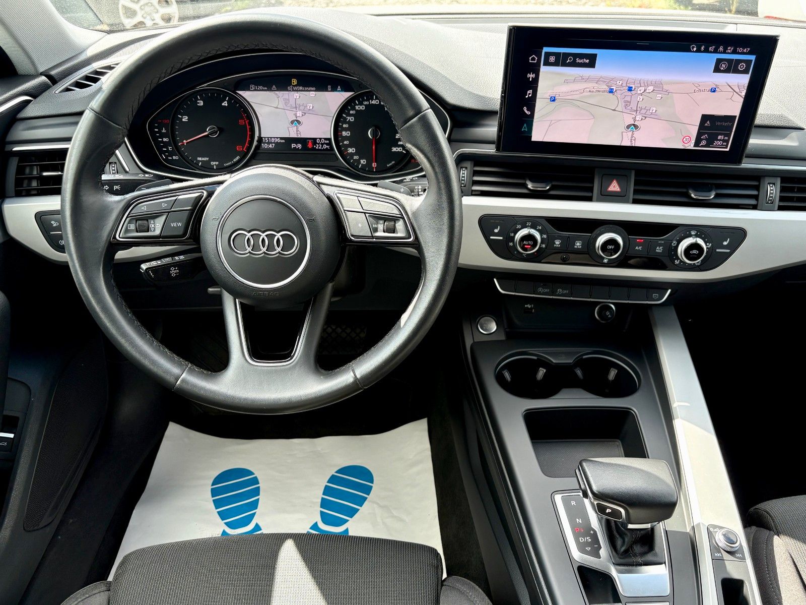 Fahrzeugabbildung Audi A4 Avant 35 TDI basis Navi AHK 1.HAND LED SPORTS