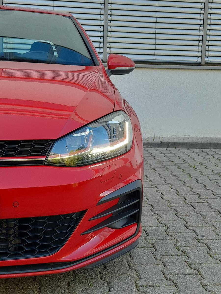 Volkswagen Golf 7 GTI Perf./Black O./LED/HR/APR/DigiC/19"