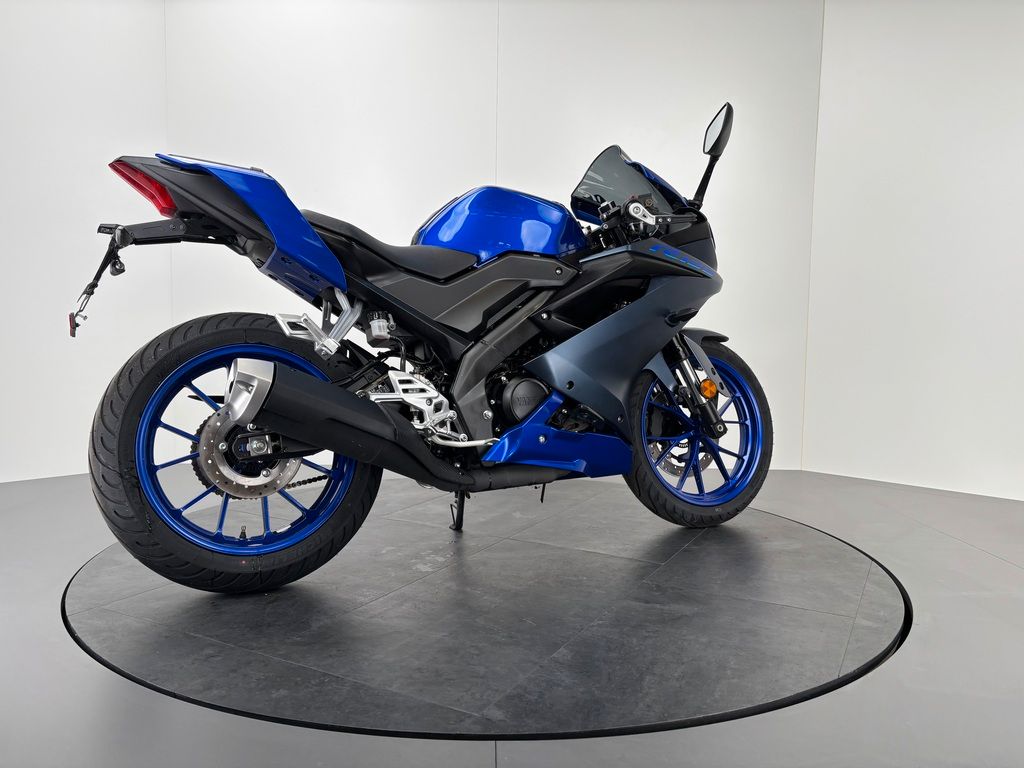 Fahrzeugabbildung Yamaha YZF-R125 *TOP MIT ZUBEHÖR