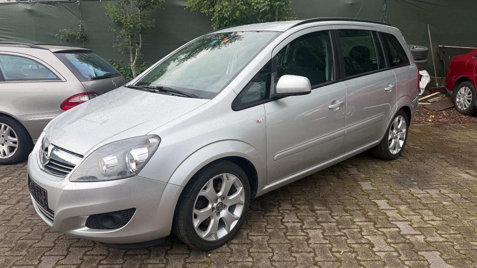 Opel Zafira B Family 7Platz .Neu tuv