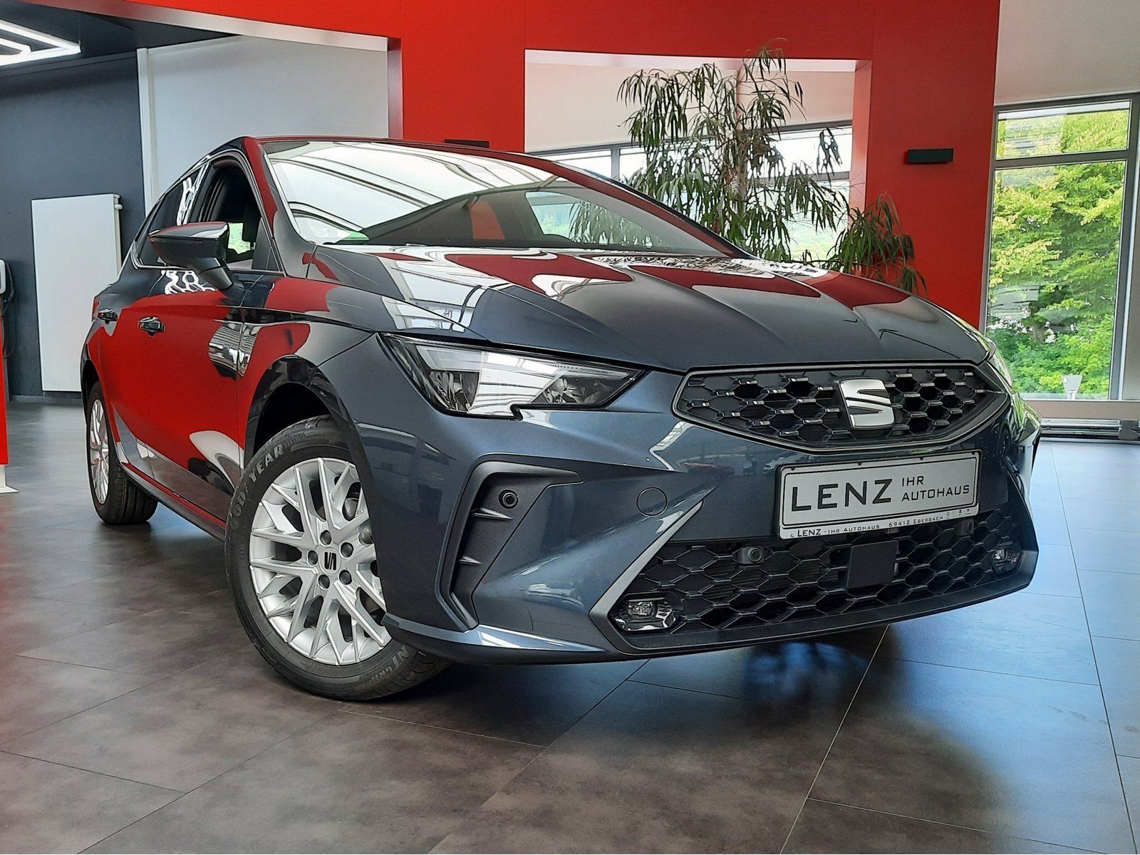 Fahrzeugabbildung SEAT Ibiza Facelift TSI Style *LED*Cam*Full-Link*PDC*