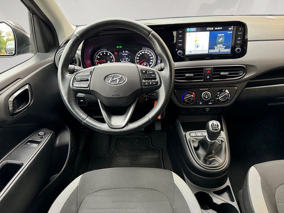 Fahrzeugabbildung Hyundai i10 1.2i Trend Navipaket, 16 Alufelgen, Dach-Lac