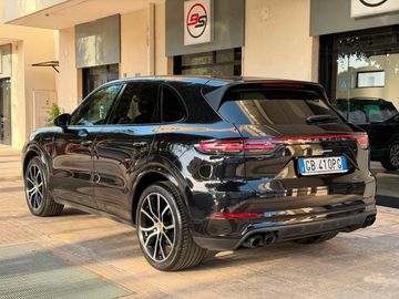 Porsche Cayenne - 7