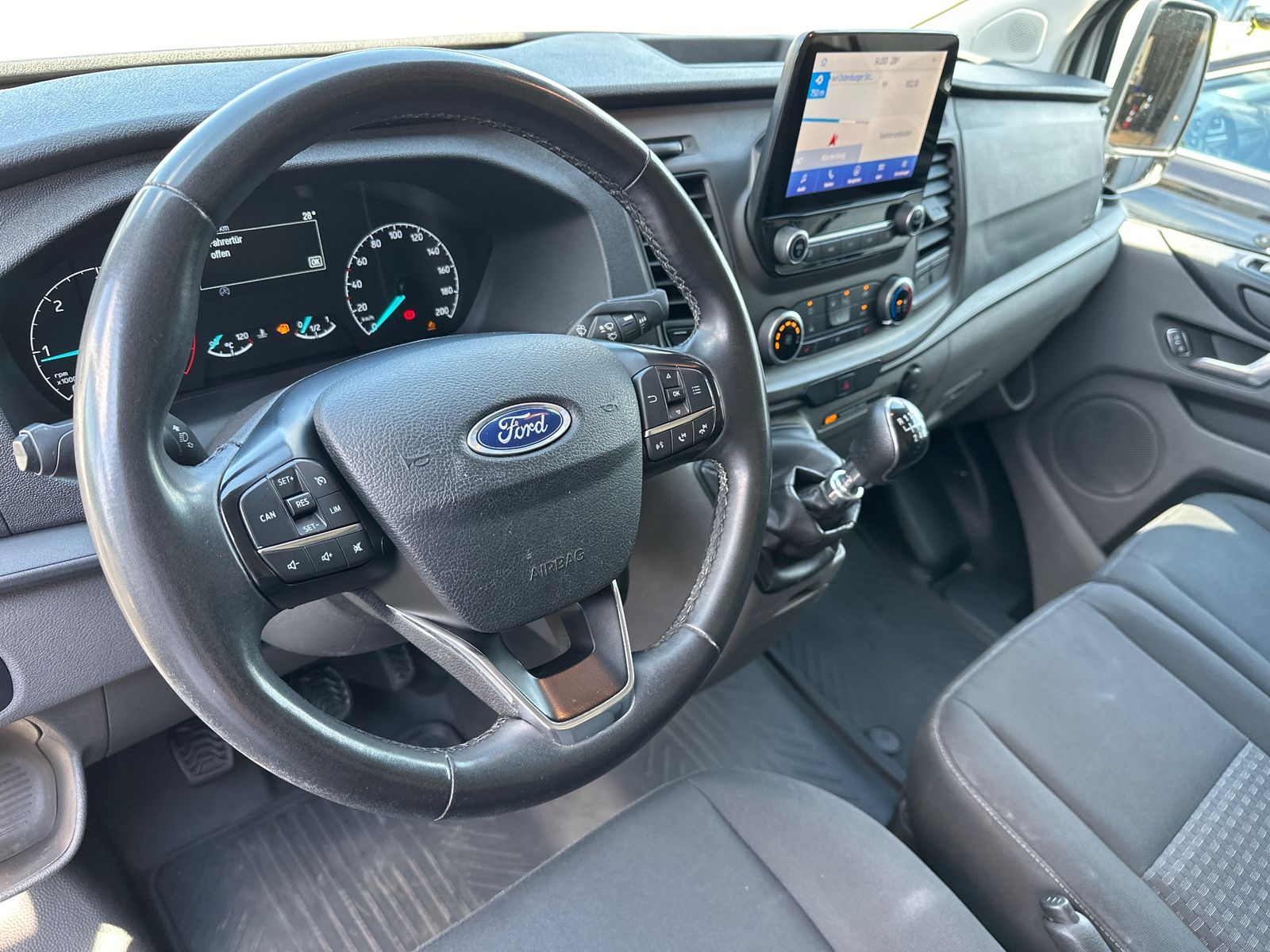Fahrzeugabbildung Ford Transit Custom 300 L2 2.0 TDCi NAV+KLIMA+SHZ+PP
