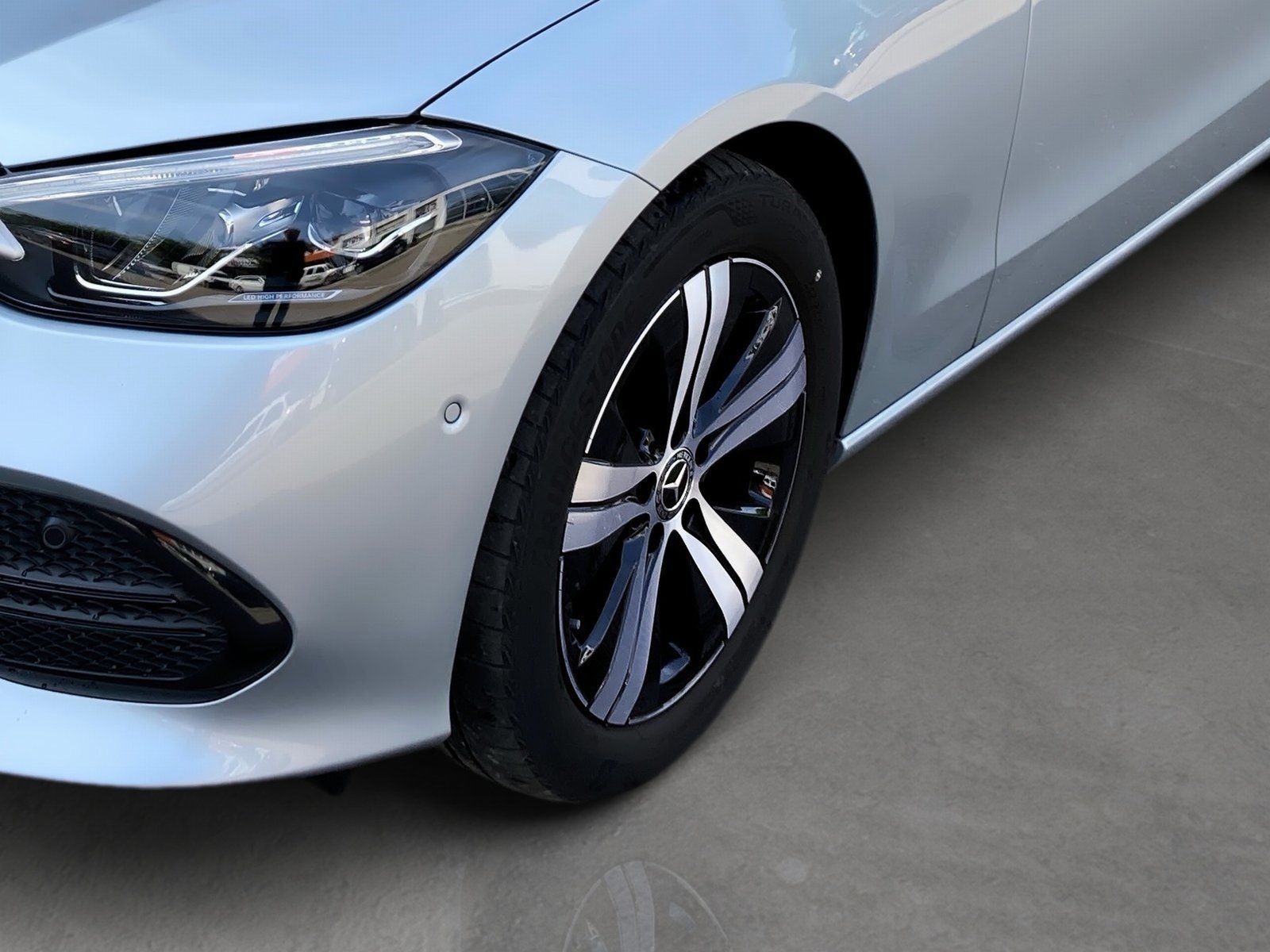 Fahrzeugabbildung Mercedes-Benz C 220 d 4M Avantgarde*Distronic*Twotwink*LED*KAM