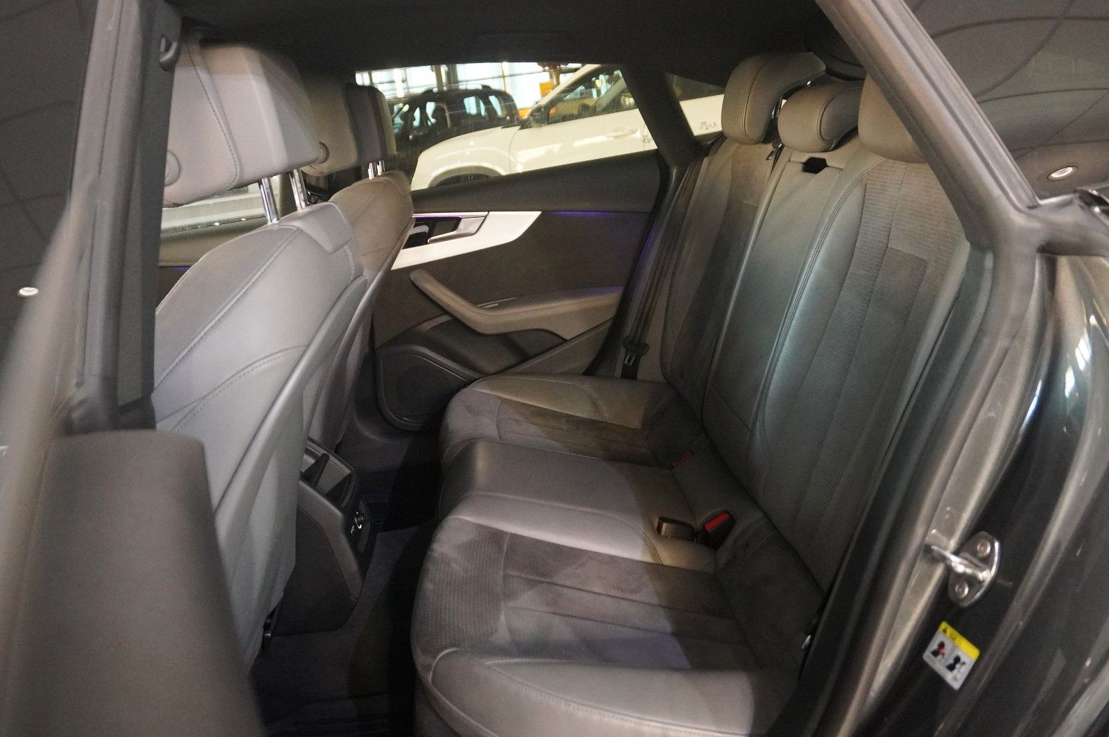 Fahrzeugabbildung Audi A5 Sportback 45 TFSI QUATTRO S-LINE NAVI/MATRIX