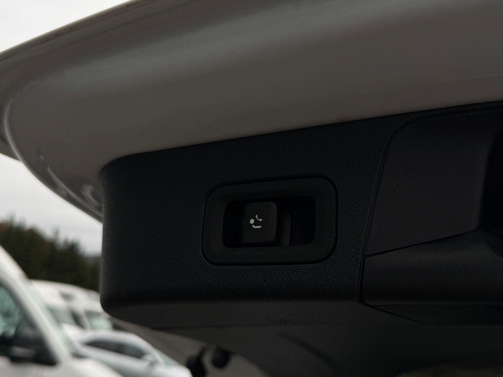 Fahrzeugabbildung Mercedes-Benz GLB 220d 4Matic AMG ACC AHK Kamera Ambiente Pano