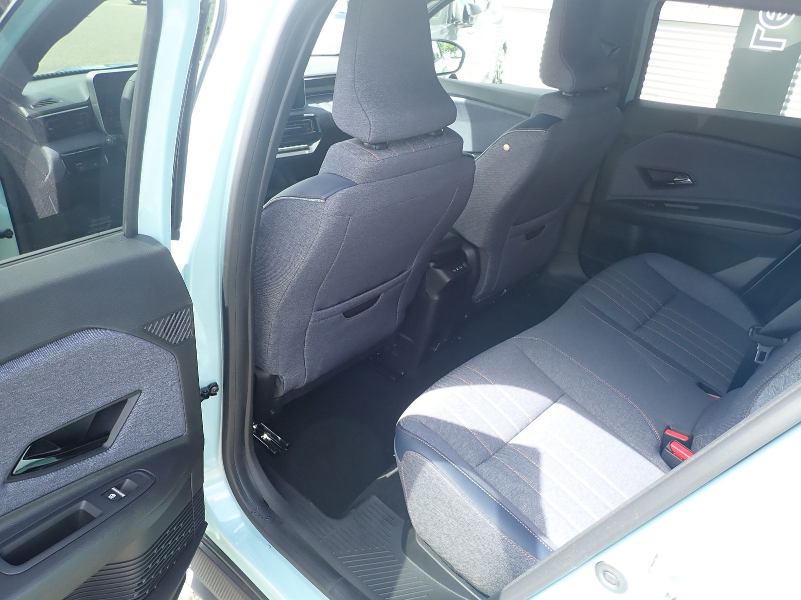 Fahrzeugabbildung Renault R 4 E-Tech elektrisch Techno "plein sud" 150 Com