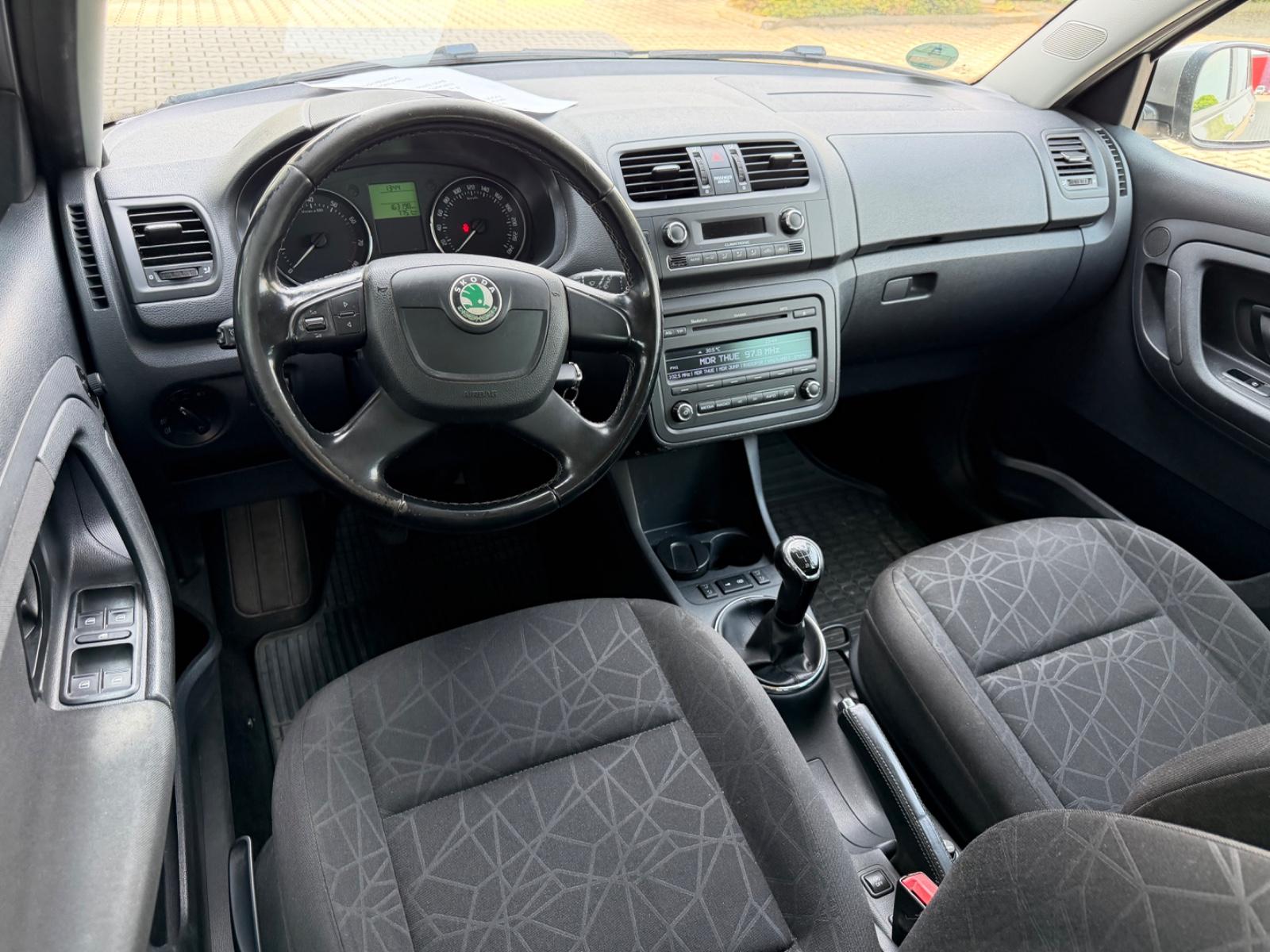 Skoda Fabia 2011 — photo 12
