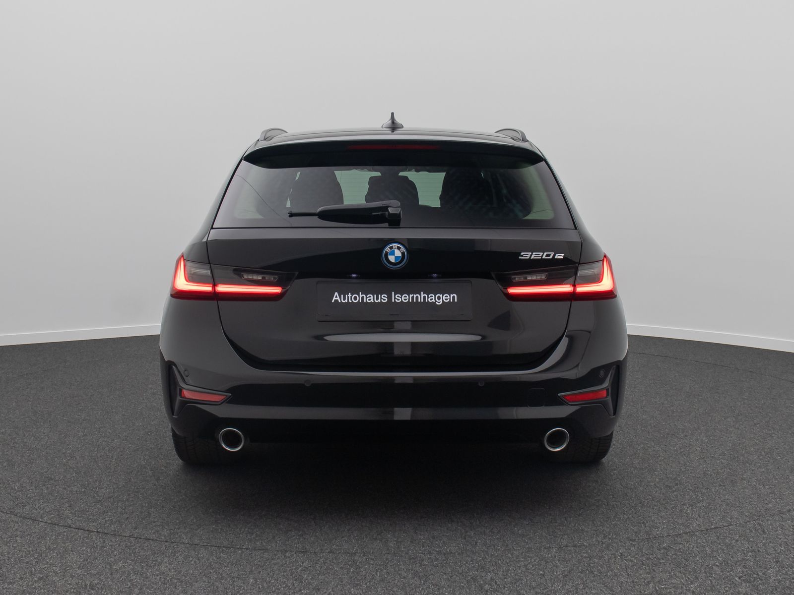 Fahrzeugabbildung BMW 320e Alarm DAB PDC GeschwindigReg Cockpit 19Zoll