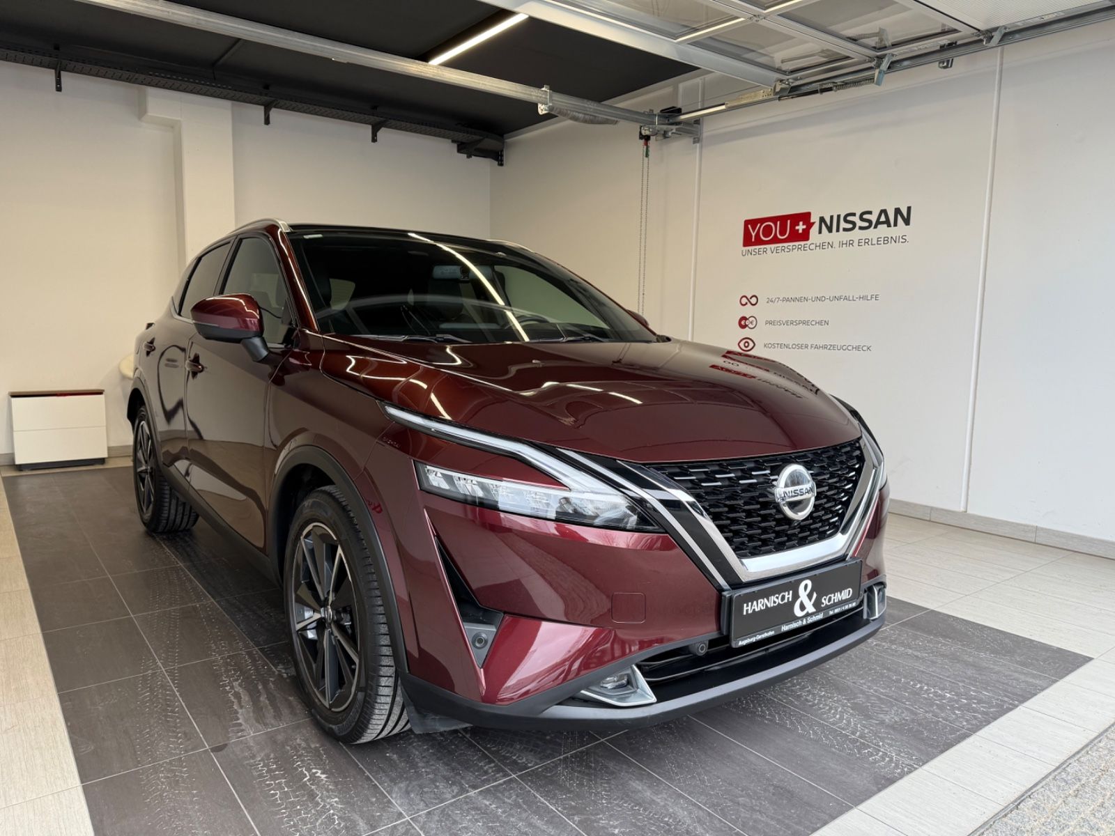 Fahrzeugabbildung Nissan Qashqai Tekna - Pano, HeadUp, Teilleder