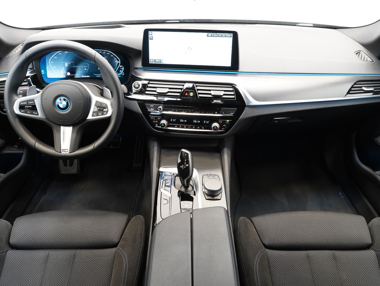 Fahrzeugabbildung BMW 530 e Touring M Sport SHADOW/HEAD-UP/LASER/AHK