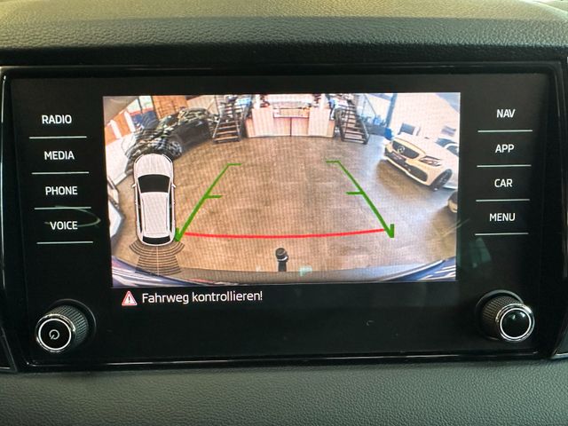 Skoda Karoq Style 4x4 *AHK*LED*Klima*SHZ*Navi*Kamera*
