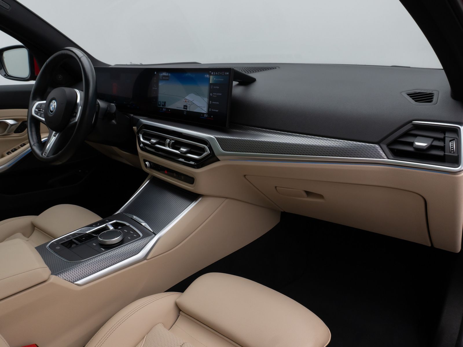 Fahrzeugabbildung BMW 330e M Sport Pro Panorama Kamera HUD H/K Komfort