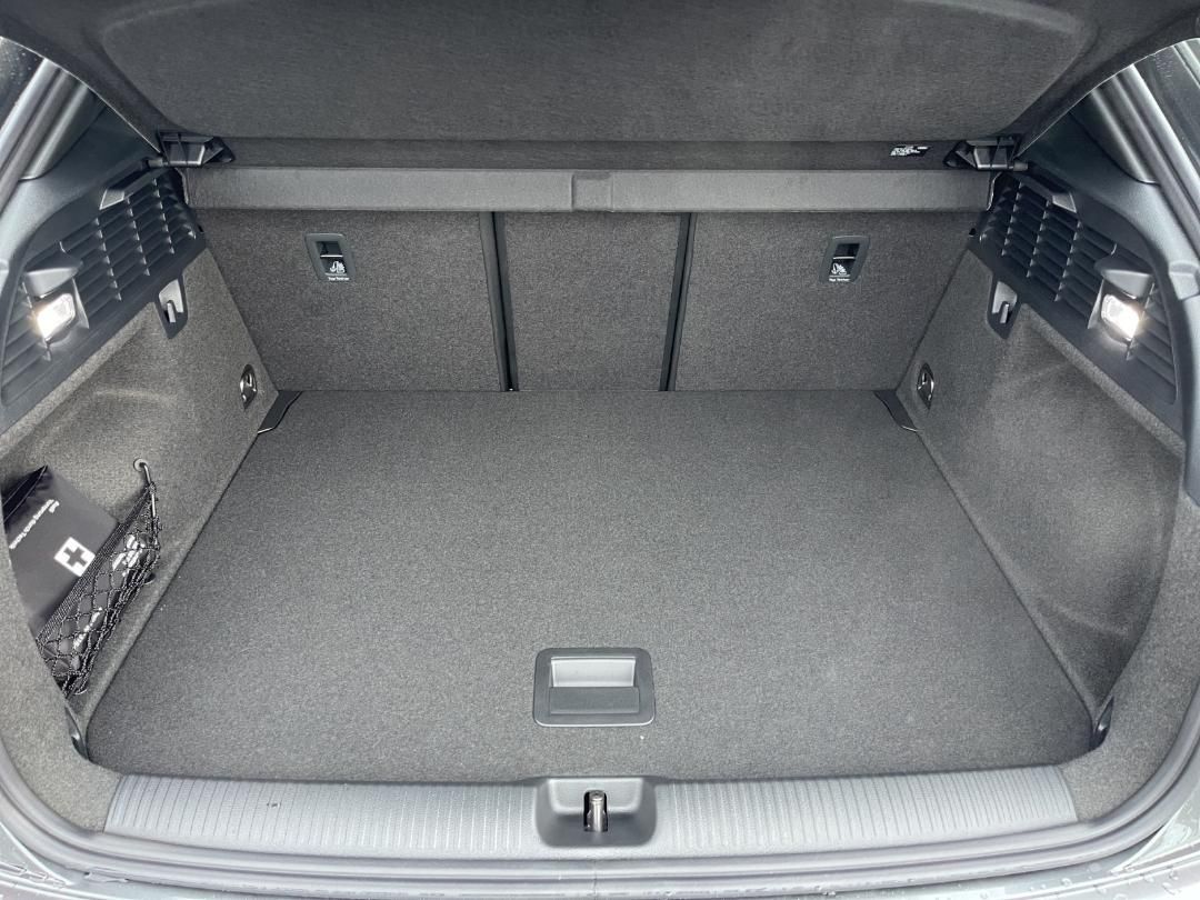 Fahrzeugabbildung Audi Q2 35 1.5 TFSI S-Line AHK,Kamera,LED,Navi,SHZ,LM