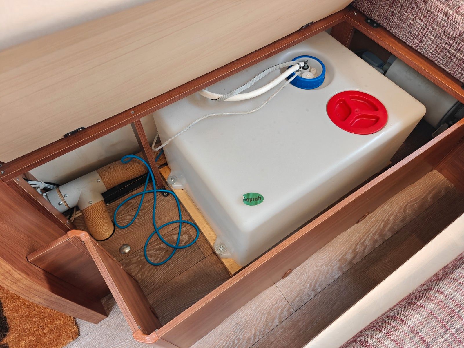 Fahrzeugabbildung Hobby Excellent 540 UFe - Fahrradträger, TV, 1.750kg -